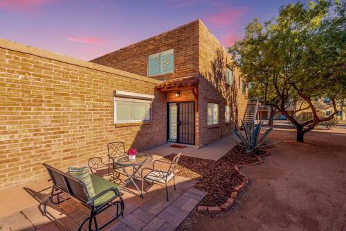 Tucson Apartment | Alegria Corner - Charming dog-friendly, 2BR-1BA with Pool, Mountain Views