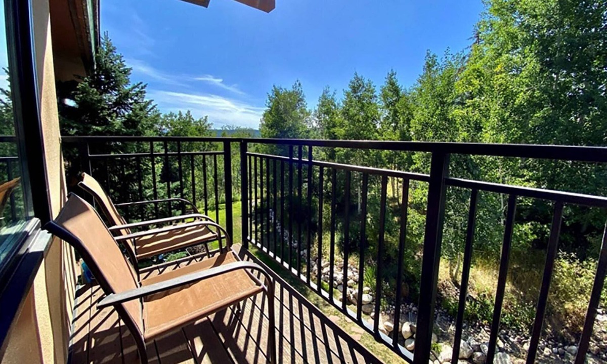 Steamboat Springs Condo | Amazing Location on Mtn w/Air Conditioning-100 yds to Trails-Heated Pool-Hot Tub-W/D in Unit-Grill
