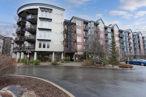Kellogg Apartment | Amazing Private Condo at Silver Mountain Morning Star Lodge