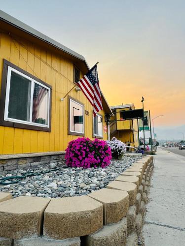 Salmon Hotel | Americas Best Value Inn Salmon