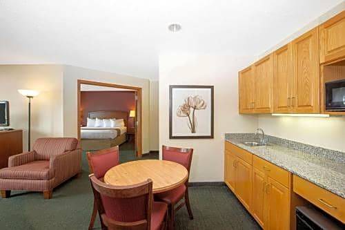 Kearney Hotel | AmericInn by Wyndham Kearney