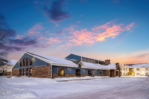Aberdeen Hotel | AmericInn by Wyndham Aberdeen Event Center