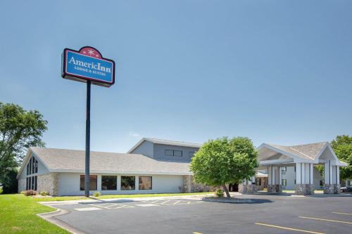 Lincoln Hotel | AmericInn by Wyndham Lincoln North