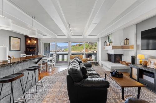 Dillon Apartment | Anchorage West Condos Building 10 Unit #105