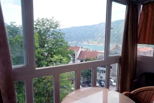 Dobrota Apartment | Apartment Bay View