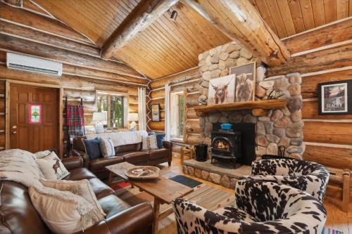 Columbia Falls House | Apres Chalet
