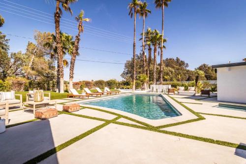 Palm Springs Villa | Architectural Villa for Groups 16 Pax