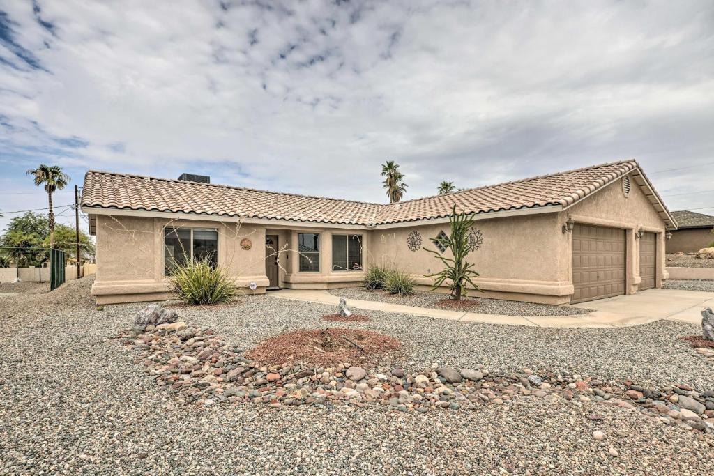 Lake Havasu City House | Arizona Retreat w/Casita ~ 2 Mi to Lake Havasu