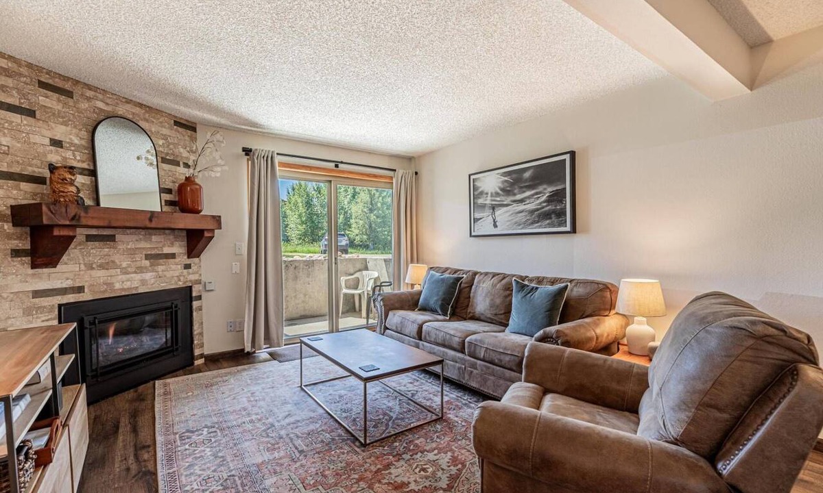 Steamboat Springs Condo | Ask About AC! Summer Pool, Walk to Resort & Steps to Free Bus-Hot Tub-Grill-W/D in Unit-Immaculate