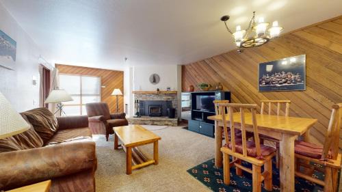 Mammoth Lakes House | Aspen Creek Shared Amenities Near Hiking