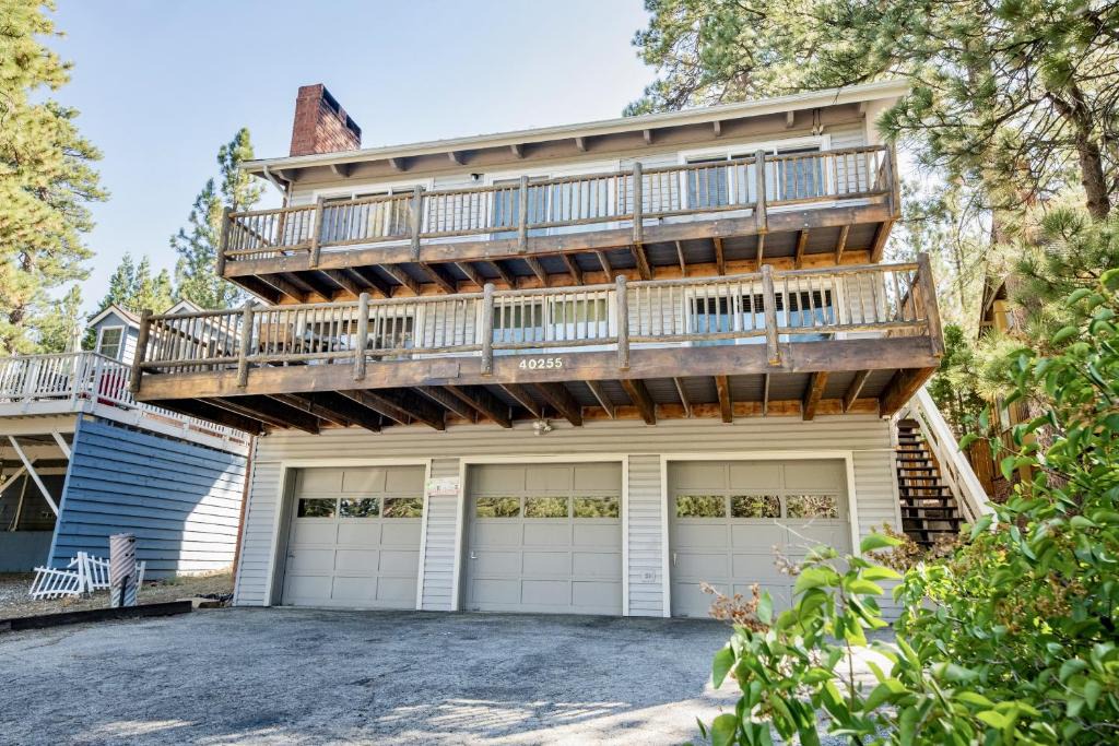 Big Bear Lake House | Bare Necessities