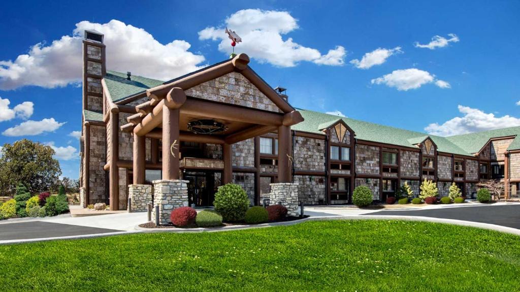 Springfield Hotel | Bass Pro Shops Angler's Lodge