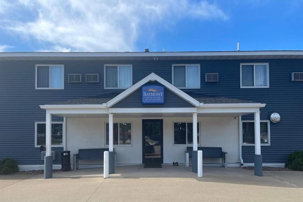 Platteville Hotel | Baymont Inn And Suites by Wyndham Platteville