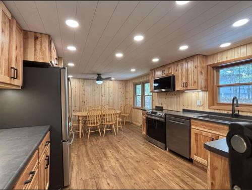 St Germain House | Bayview Resort Sunset Lookout Cabin 6