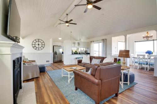 Bandon House | Beachfront Bandon Vacation Rental w/Ocean View!