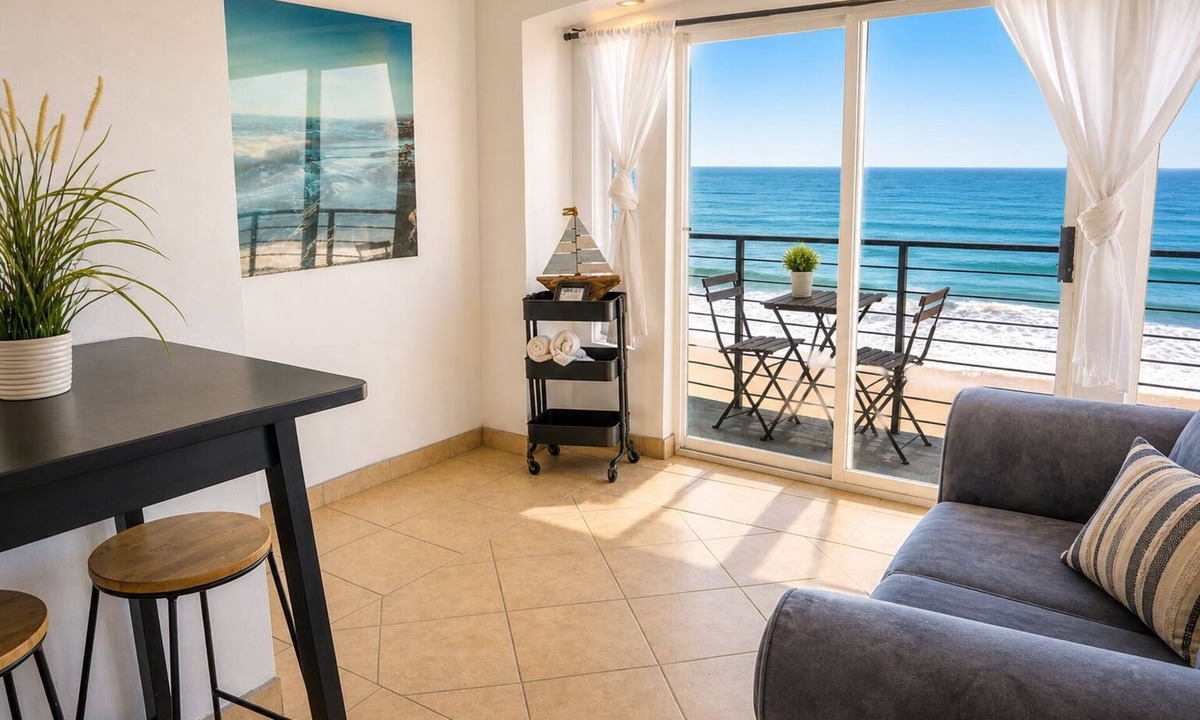 Costa Apartment | BEACHFRONT, sun, sand & fun - Cozy 1 Bdr Apt