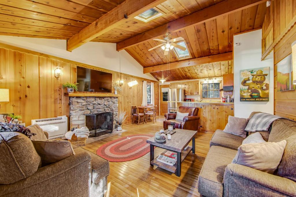 Idyllwild House | Bear Bungalow