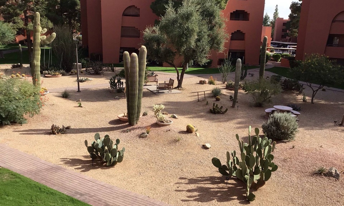 Paradise Valley Village Condo | Beautiful Anasazi Village Condo-Close to Shopping, Dining, Golf