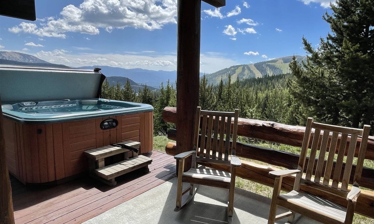 Saddle Ridge House | Beautiful Big Sky Luxury Townhome - Garage, Hot Tub, Views, 2 King Suites