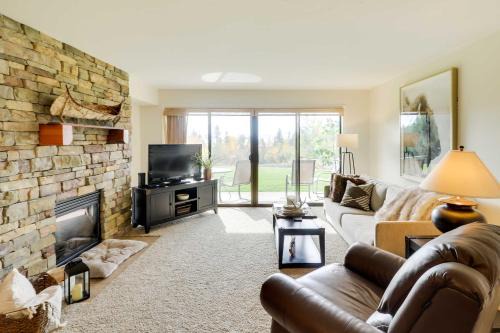 Bigfork House | Beautiful Bigfork Condo w/Hot Tub Access!