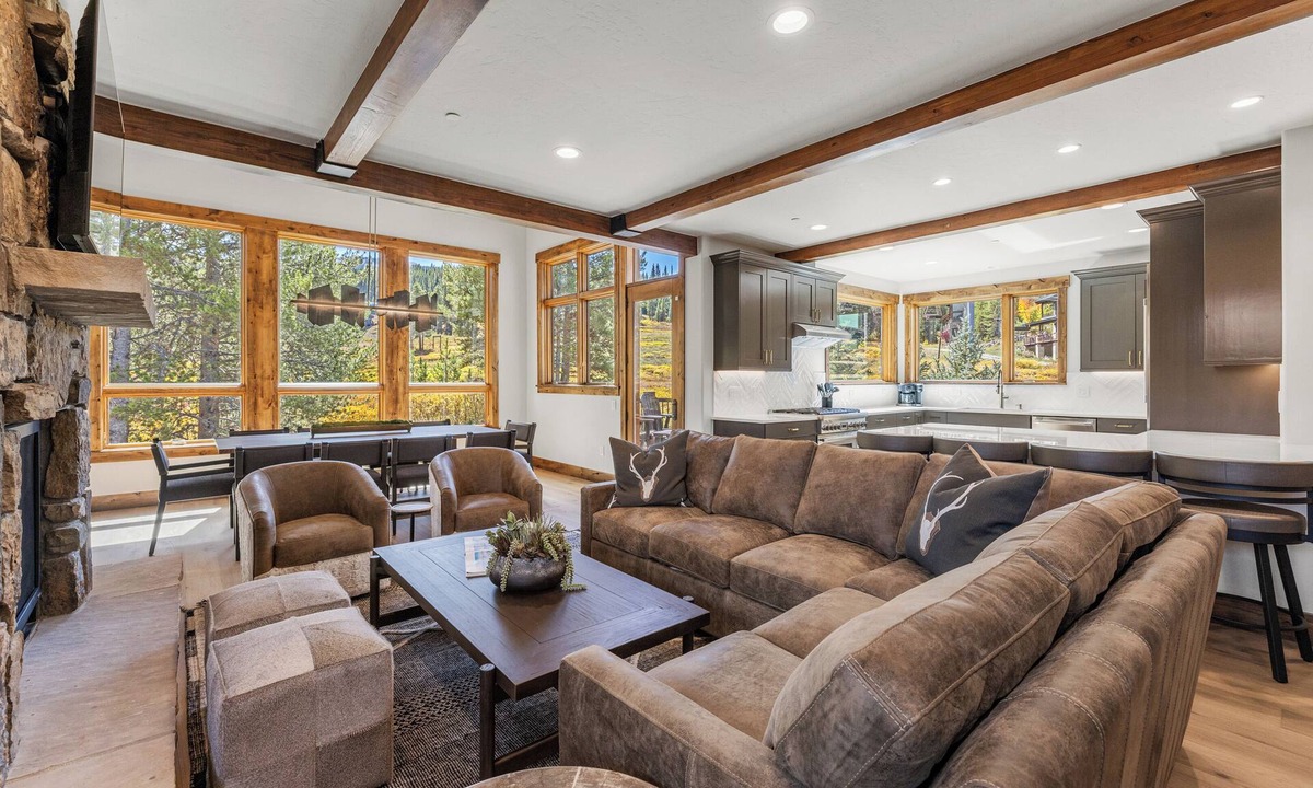 Copper Mountain House | Beautiful Executive Ski In/Ski Rooftop Hot tub! LR962