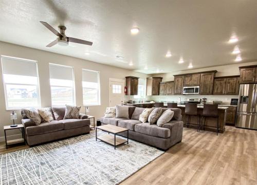 Garden City House | Beautiful New Build-Rendezvous Retreat in Lochwood