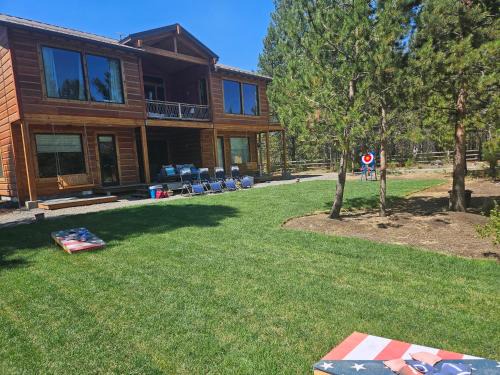 Sunriver House | Beautiful Riverfront Near Mt Bachelor with Hot Tub