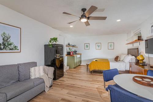 Three Rivers Apartment | Beautiful Sequoia Hideout Modern with Views