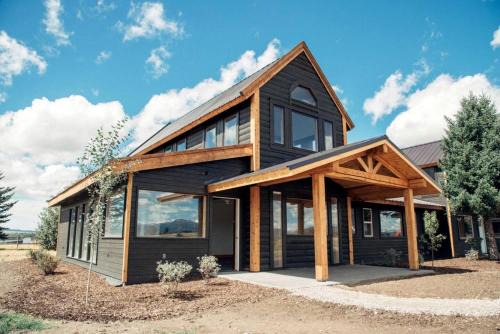 Tetonia House | Beautiful Unit in a Scenic Farmhouse Retreat with Panoramic Views near Skiing & Trails in Tetonia, Idaho