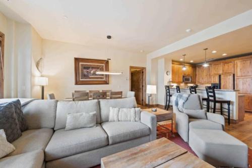 Avon Apartment | Beaver Creek Landing A207 by East West Hospitality