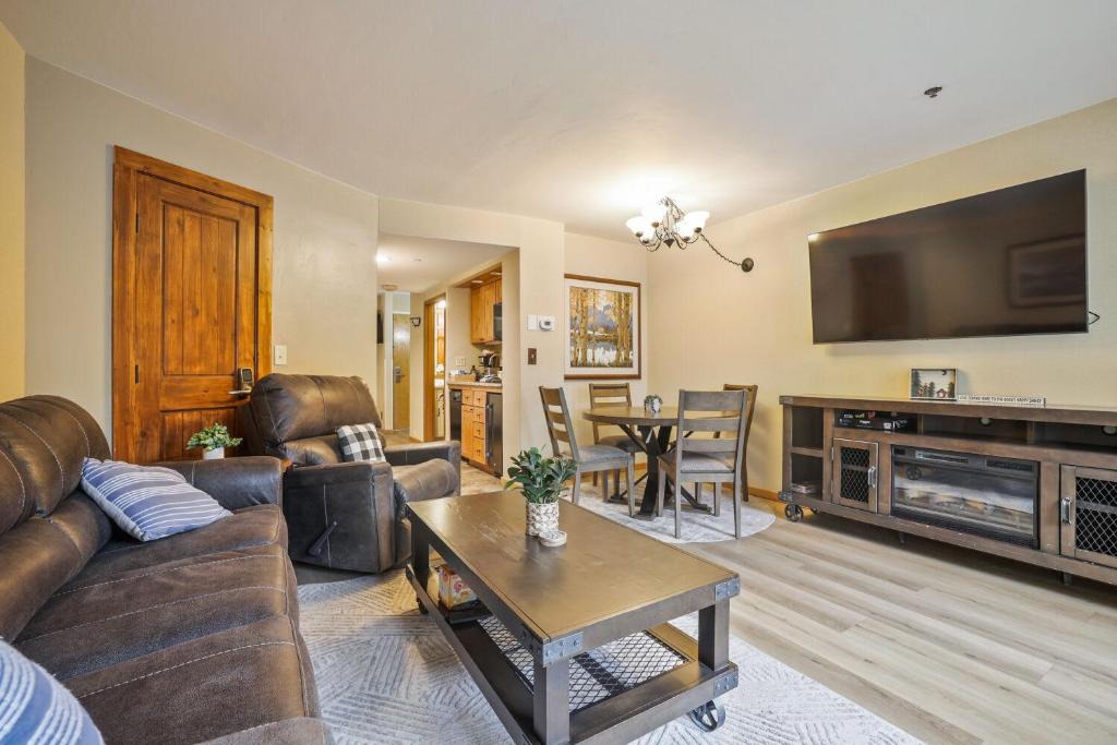 Peak 9 House | Beaver Run Resort Studio 4033