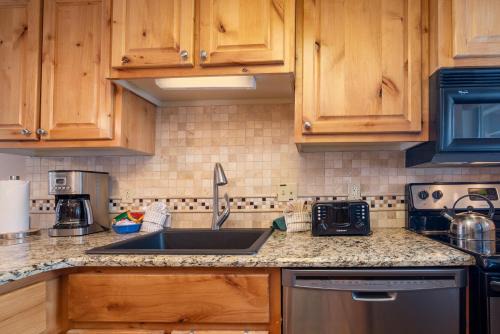 Winter Park Apartment | Beaver Village Unit #0412R