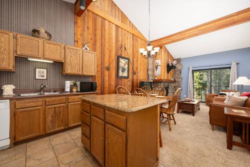 Winter Park Apartment | Beaver Village Unit #1633R