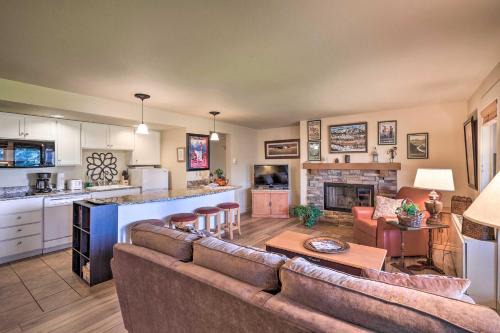 Bend House | Bend Condo w/Deck, Resort-Style Amenities & Views