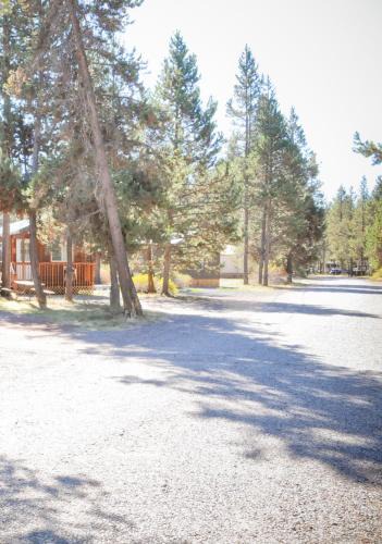Three Rivers Resort | Bend-Sunriver Camping Resort Two-Bedroom Cabin 5