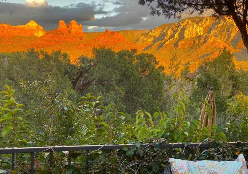 Uptown Sedona Apartment | BEST Suite in Sedona with Breathtaking Views