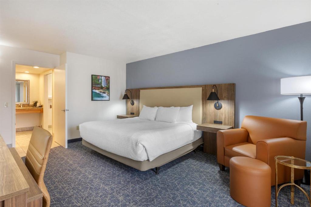 Kingman Hotel | Best Western Plus A Wayfarer's Inn & Suites