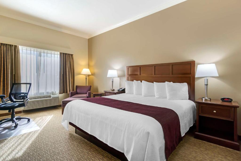 Outlook Hotel | Best Western Plus Grapevine Inn