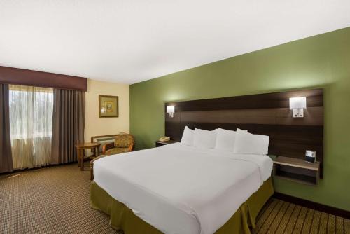 Galesburg Hotel | Best Western Prairie Inn & Conference Center