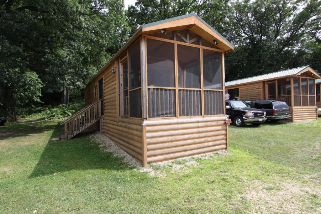 Milton Resort | Blackhawk RV Campground Cabin 3