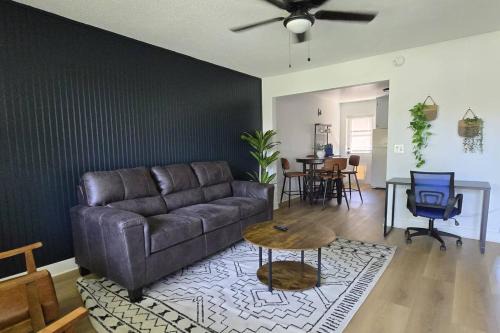 Camelback East Apartment | Blue&Pink#3 Pool CentralPHX