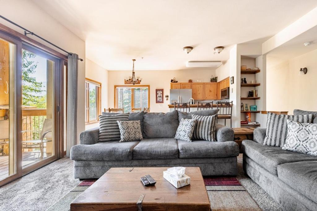 Breckenridge Apartment | Breckenridge Luxury Condo, Easy Access to Ski Lifts!