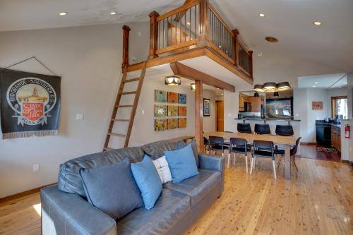 Telluride House | Bright Downtown Telluride Condo - Steps to Lift!