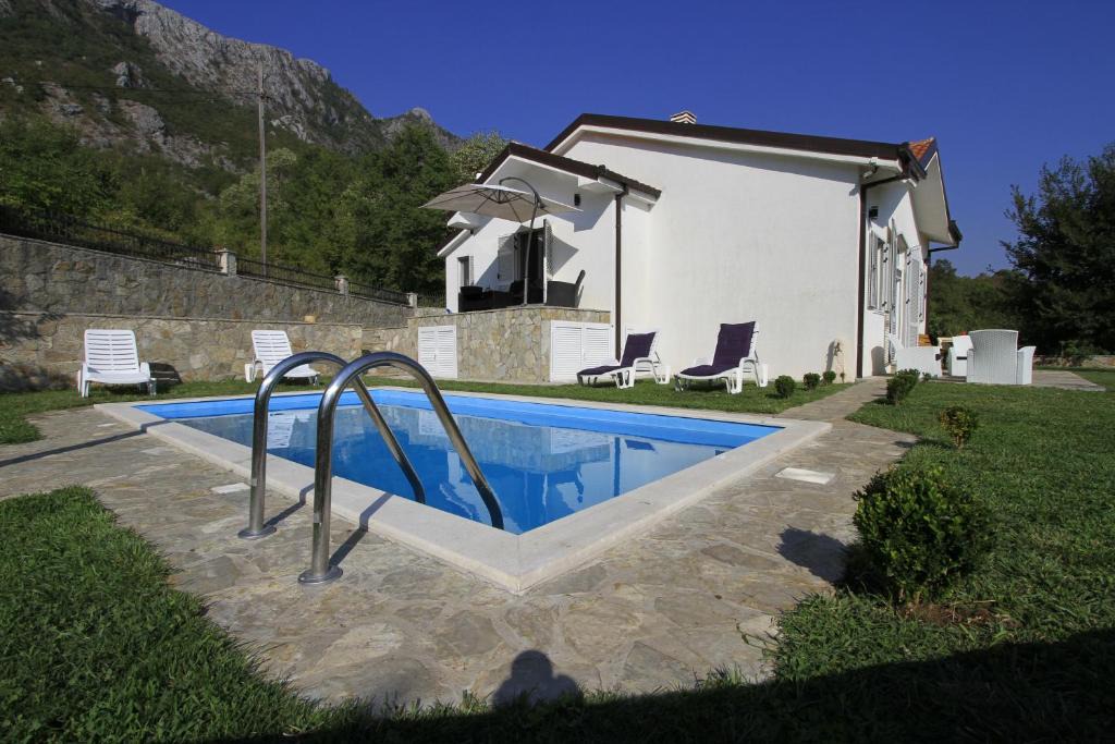 Karuc Villa | Bungalow 4 Suns