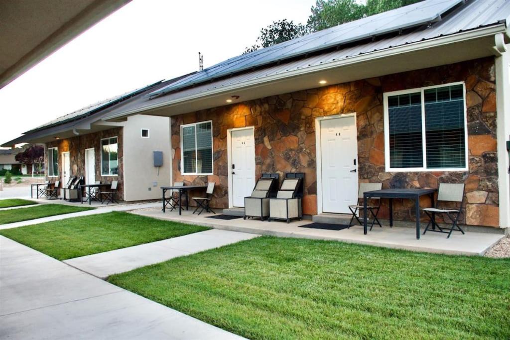 La Verkin House | Bunkhouse 5B With Shady Porch