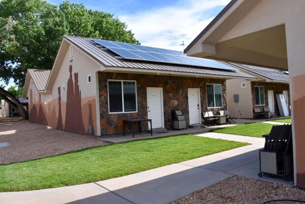 La Verkin House | Bunkhouse 7A With Shady Trees