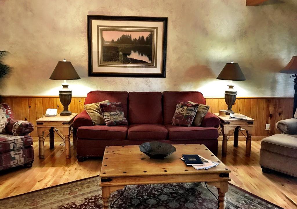 Mount Ida House | C15 - Lake view two bedroom, two bath Harbor North luxury cottage with private hot tub overlooking Lake Ouachita