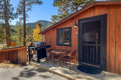 Estes Park House | Cabin 10- King Cabin Mins to RMNP