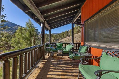 Estes Park House | Cabin 9- Spacious cabin- 4 King beds- 2 baths