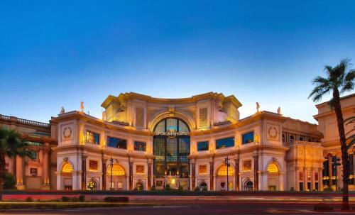 Las Vegas Strip Hotel | Caesars Palace Las Vegas by Suiteness
